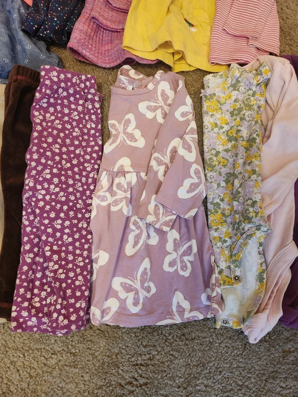 Large Mixed Lot Baby Girl 12-18M Shirts Bodysuits Leggings Dress Stripes Floral